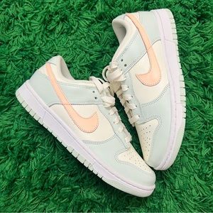 Nike Dunk Low Barely Green